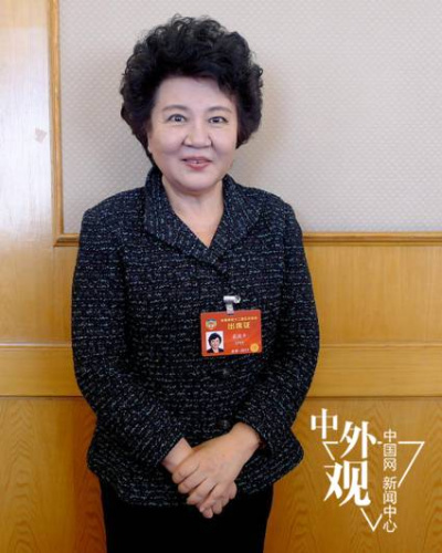 國(guó)務(wù)院僑務(wù)辦公室主任裘援平接受中國(guó)網(wǎng)記者專(zhuān)訪(fǎng)。中國(guó)網(wǎng) 李智/攝 國(guó)務(wù)院僑務(wù)辦公室主任裘援平接受中國(guó)網(wǎng)記者專(zhuān)訪(fǎng)。中國(guó)網(wǎng) 李智/攝
